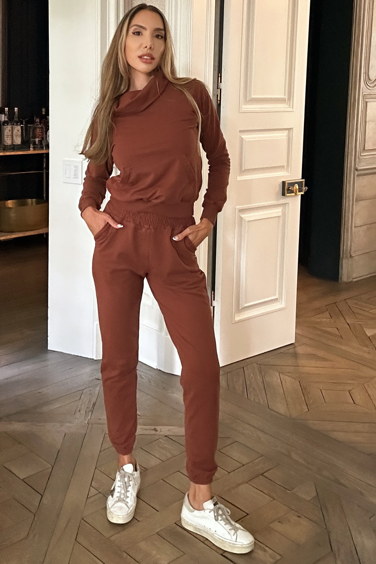 brown expresso jogger sweatpants cuffed comfortable pockets fleece atlanta boutique athleisure loungewear 